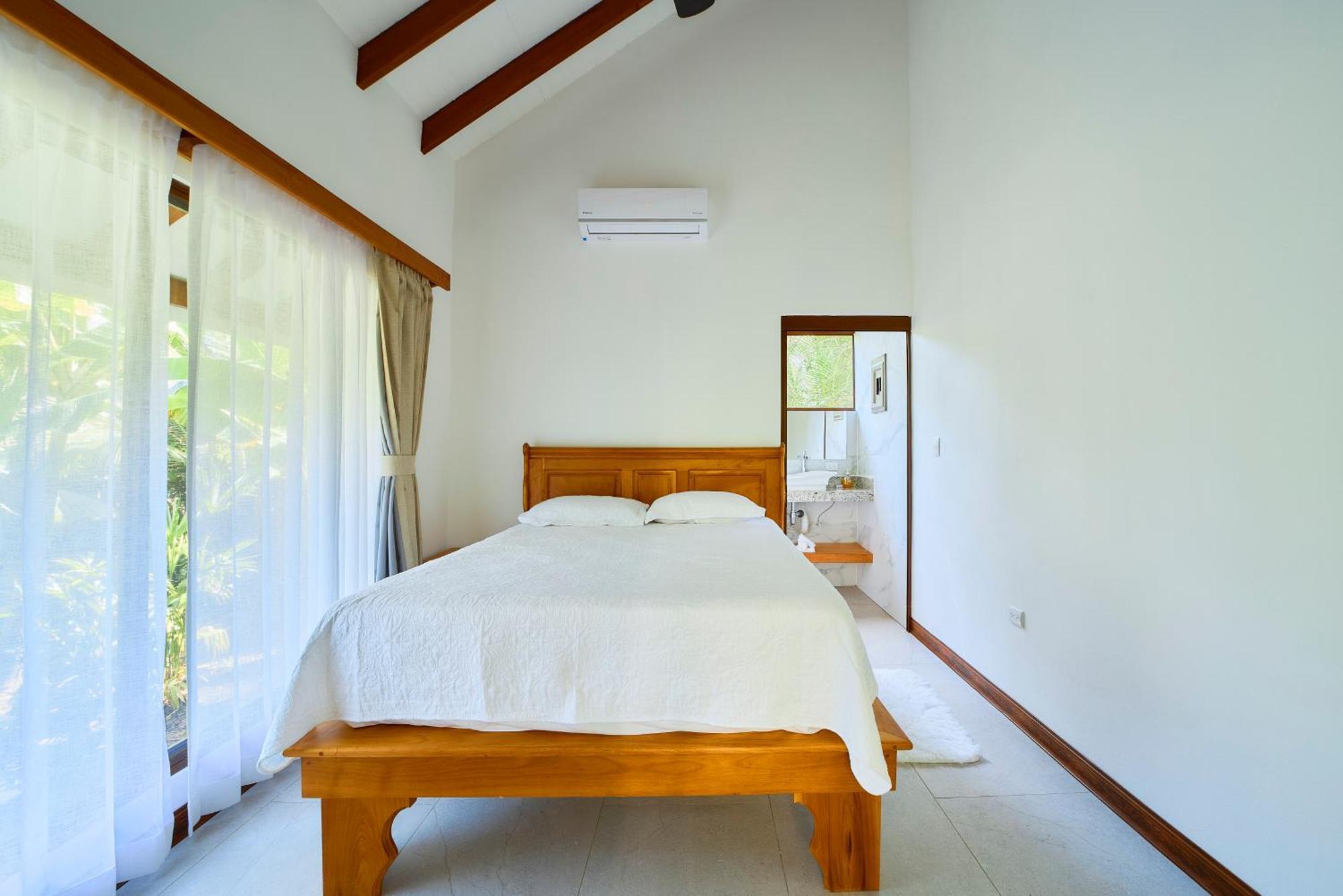 Casa Coki - Modern Villa Pool Steps From The Beach Puerto Viejo de Talamanca エクステリア 写真