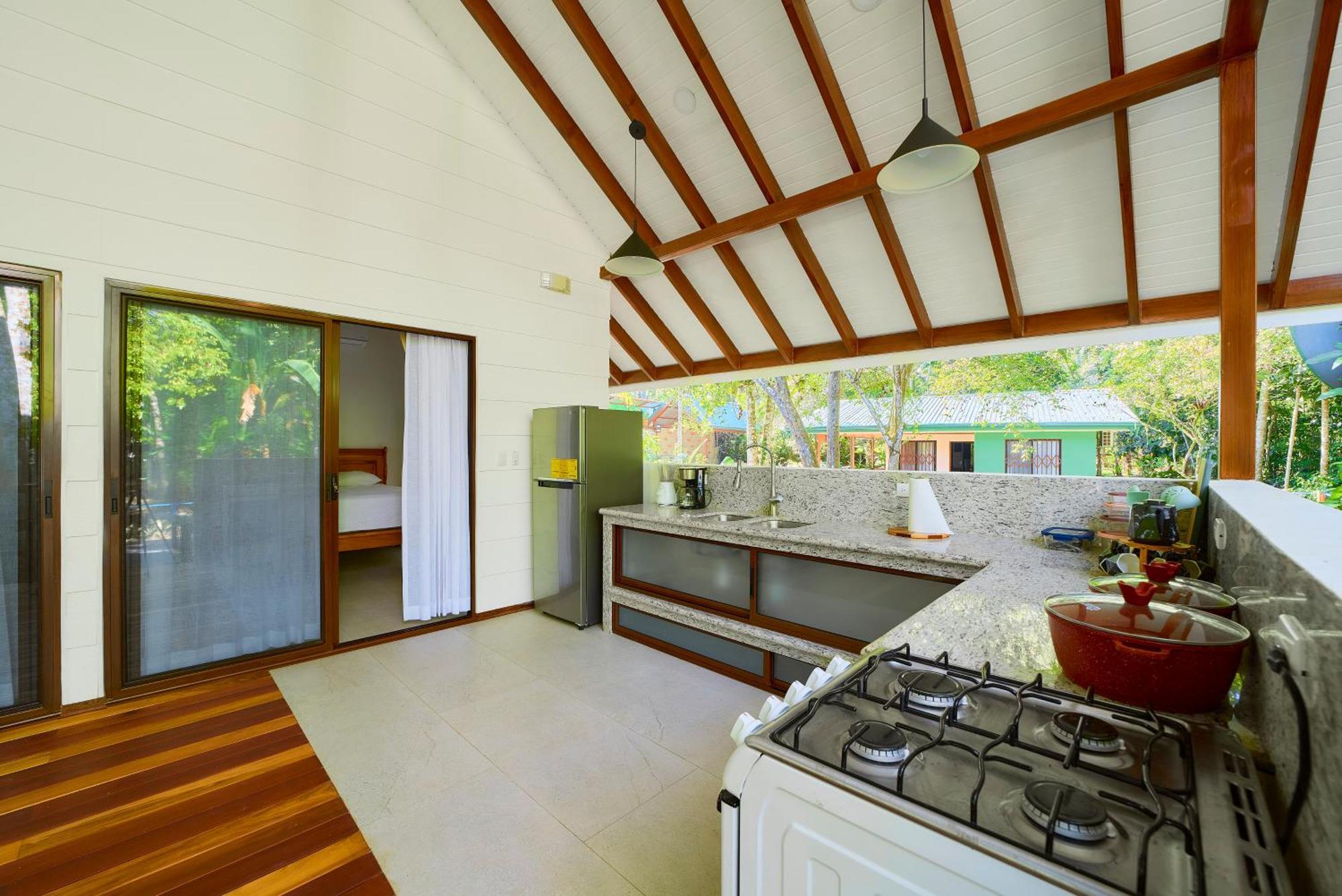 Casa Coki - Modern Villa Pool Steps From The Beach Puerto Viejo de Talamanca エクステリア 写真