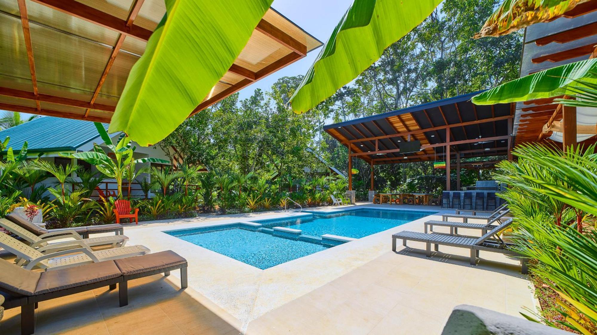 Casa Coki - Modern Villa Pool Steps From The Beach Puerto Viejo de Talamanca エクステリア 写真