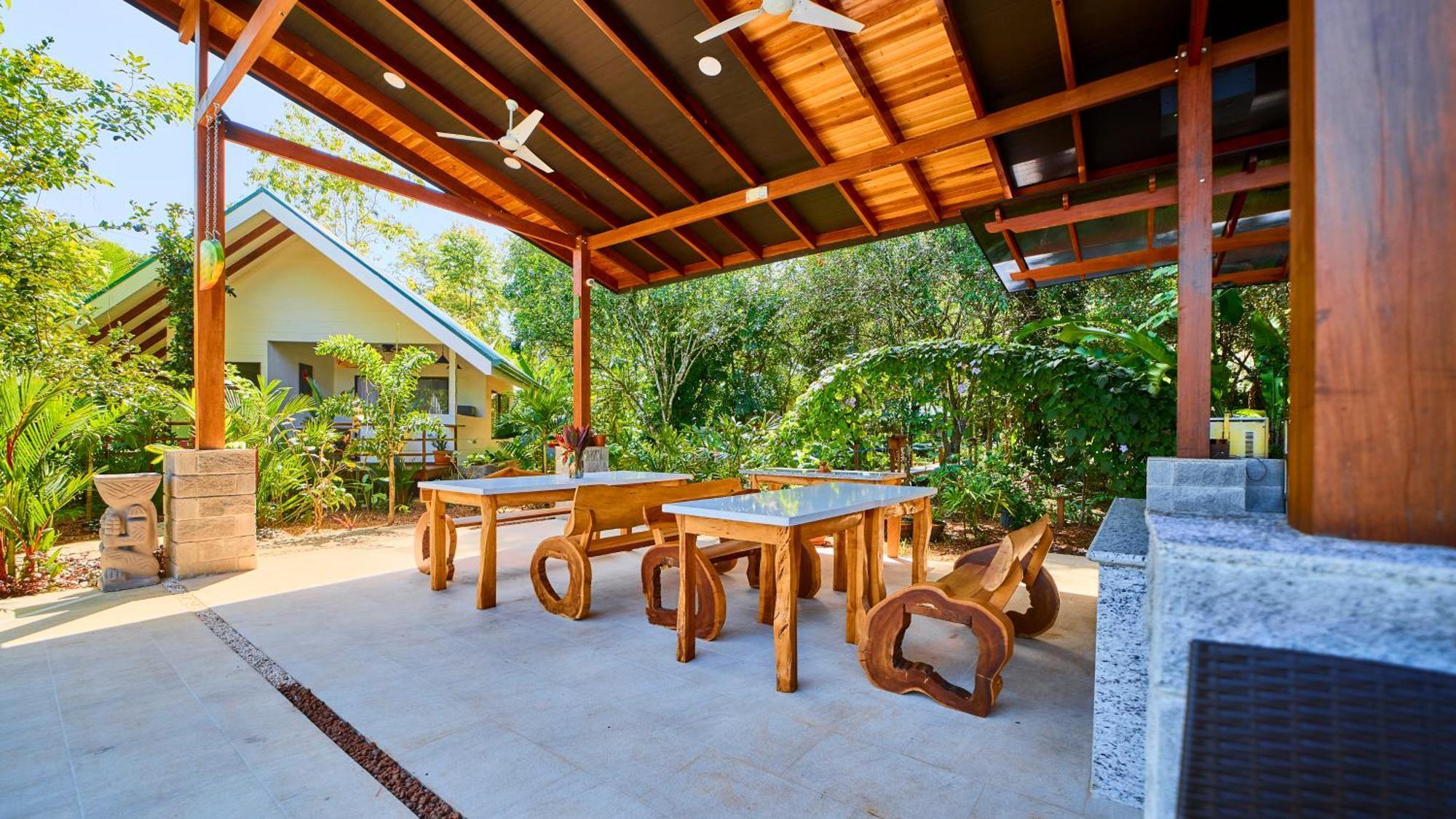 Casa Coki - Modern Villa Pool Steps From The Beach Puerto Viejo de Talamanca エクステリア 写真