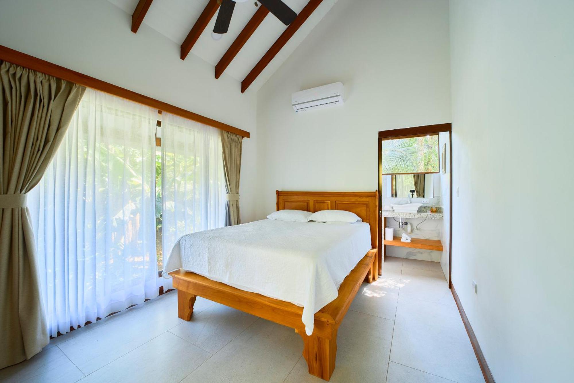 Casa Coki - Modern Villa Pool Steps From The Beach Puerto Viejo de Talamanca エクステリア 写真