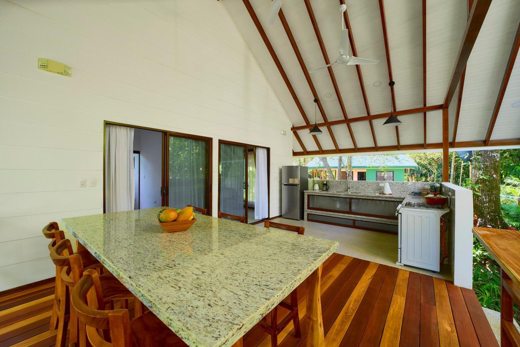 Casa Coki - Modern Villa Pool Steps From The Beach Puerto Viejo de Talamanca エクステリア 写真